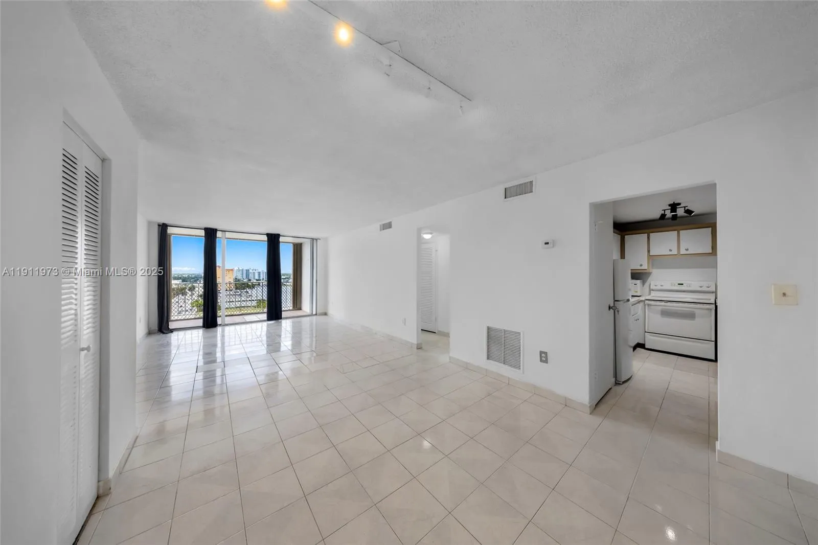 1865 79th St Cswy # 14D, North Bay Village FL 33141