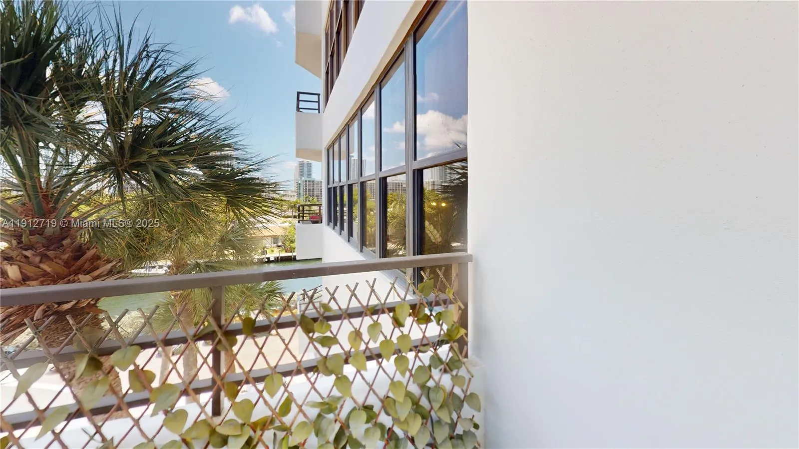 2500 PARKVIEW DR # 507, Hallandale Beach FL 33009