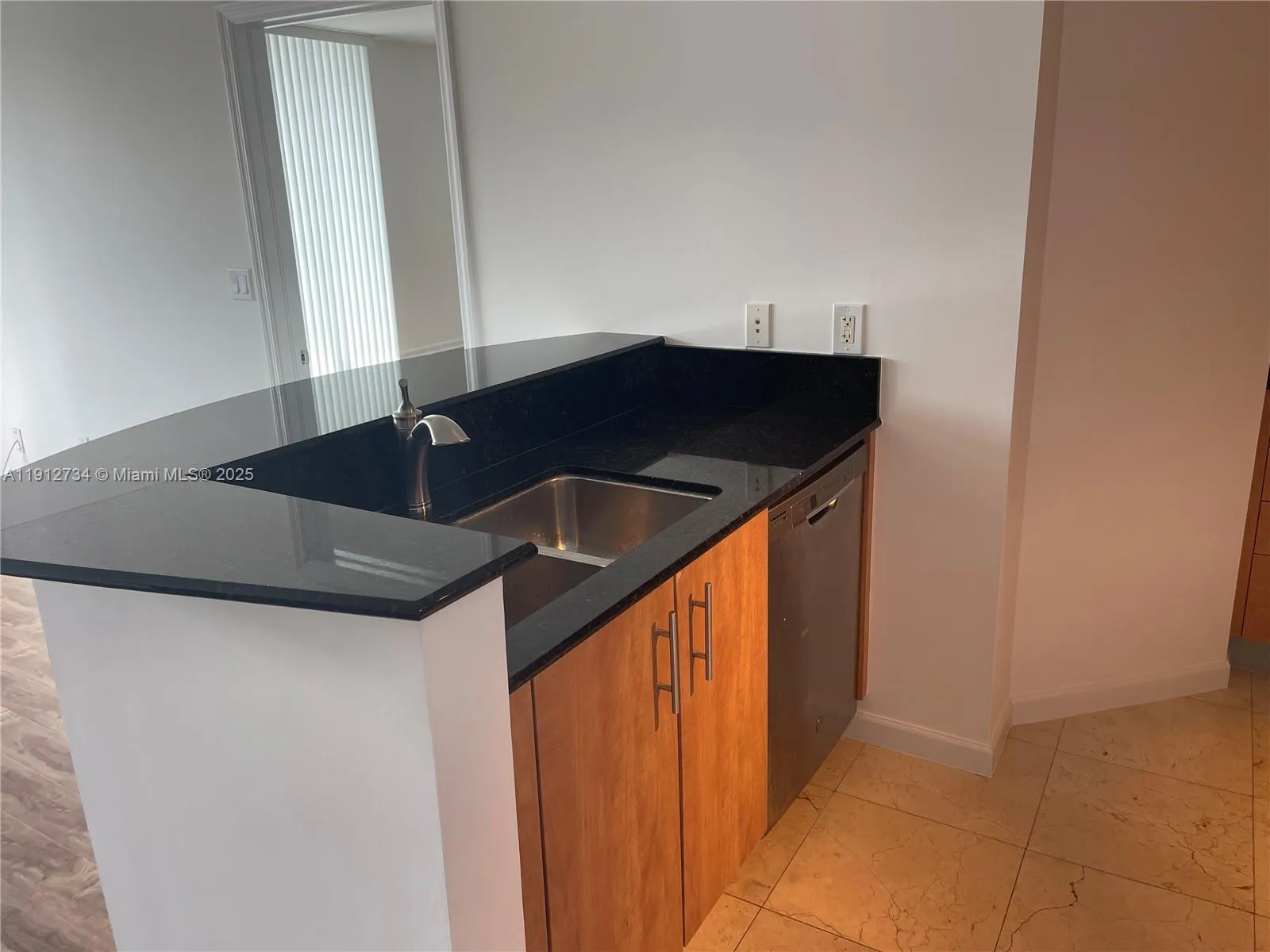 7900 Harbor Island Dr # 720, North Bay Village FL 33141