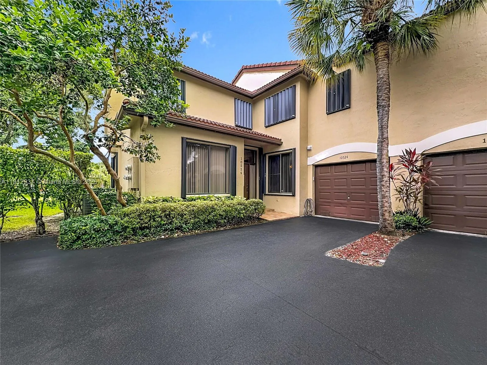 2 bedroom 2 bath for sale at 10524 NW 10th St # 125, Plantation FL 33322