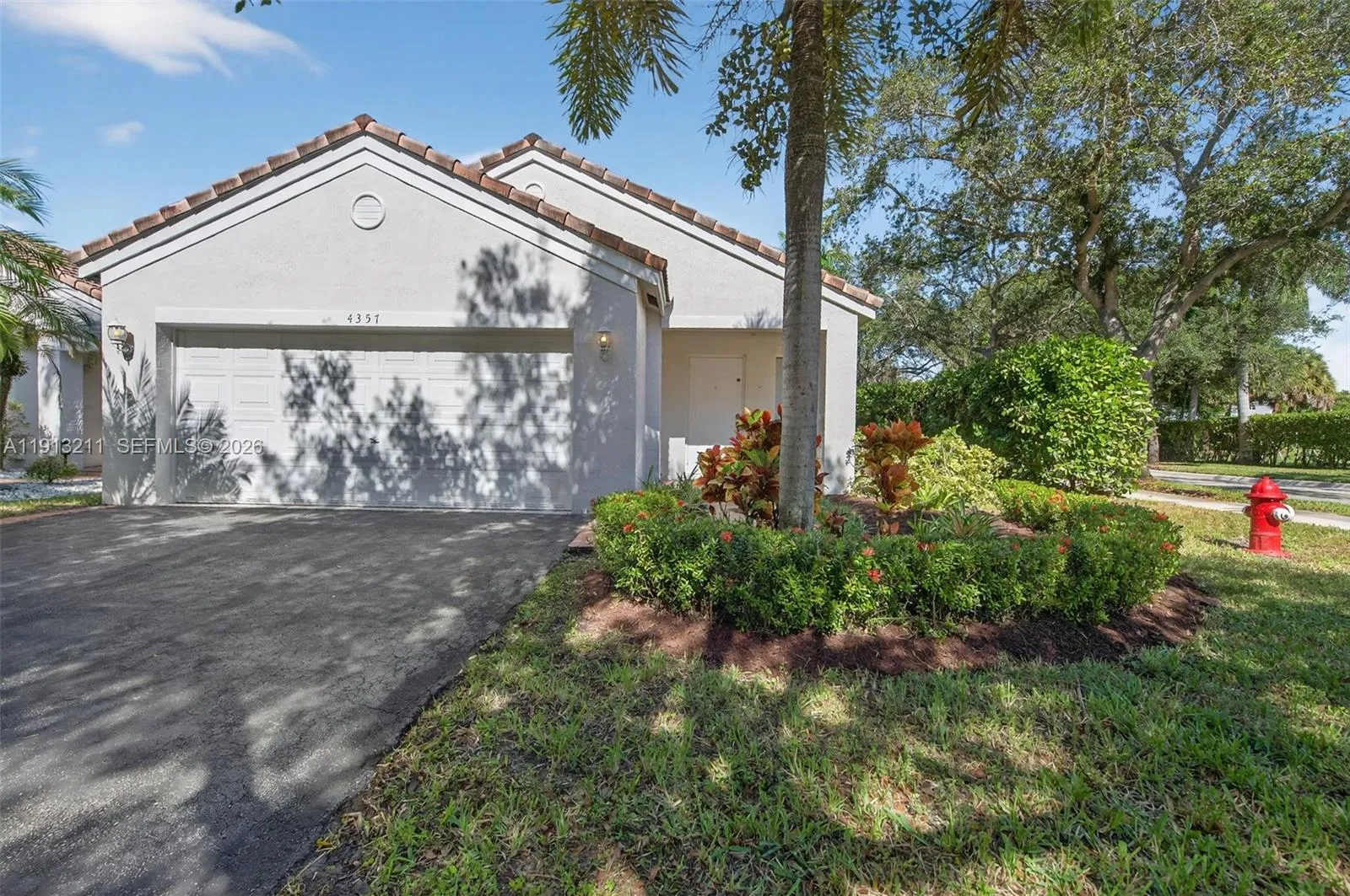 3 bedroom 2 bath for sale at 4357 Magnolia Ridge Dr, Weston FL 33331