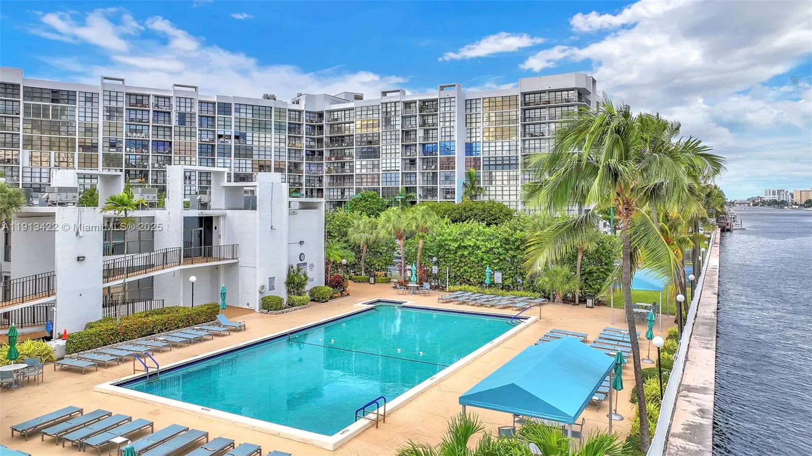 1000 Parkview Dr # 229, Hallandale Beach FL 33009