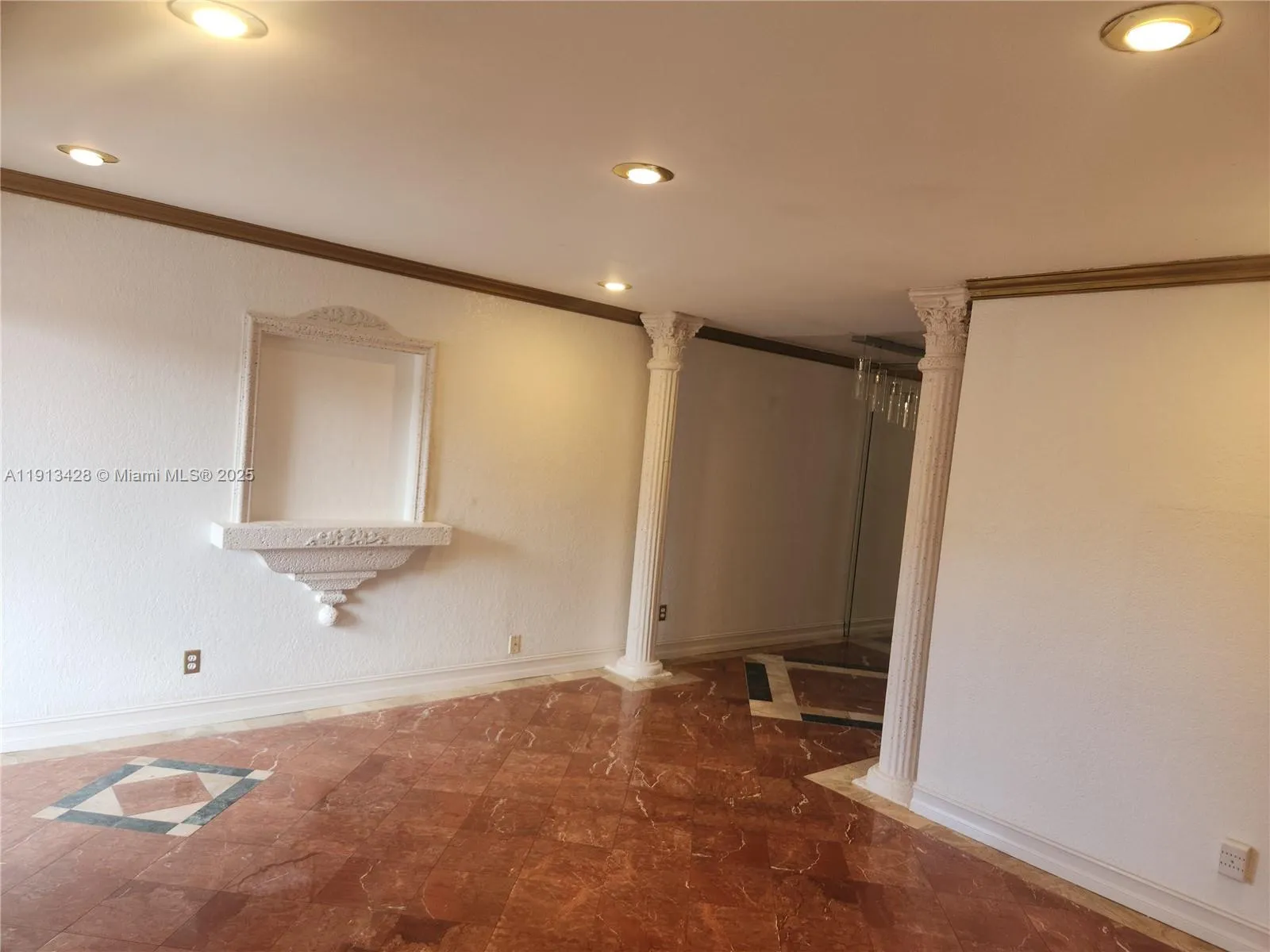 8851 Sunrise Lakes Blvd # 213, Sunrise FL 33322