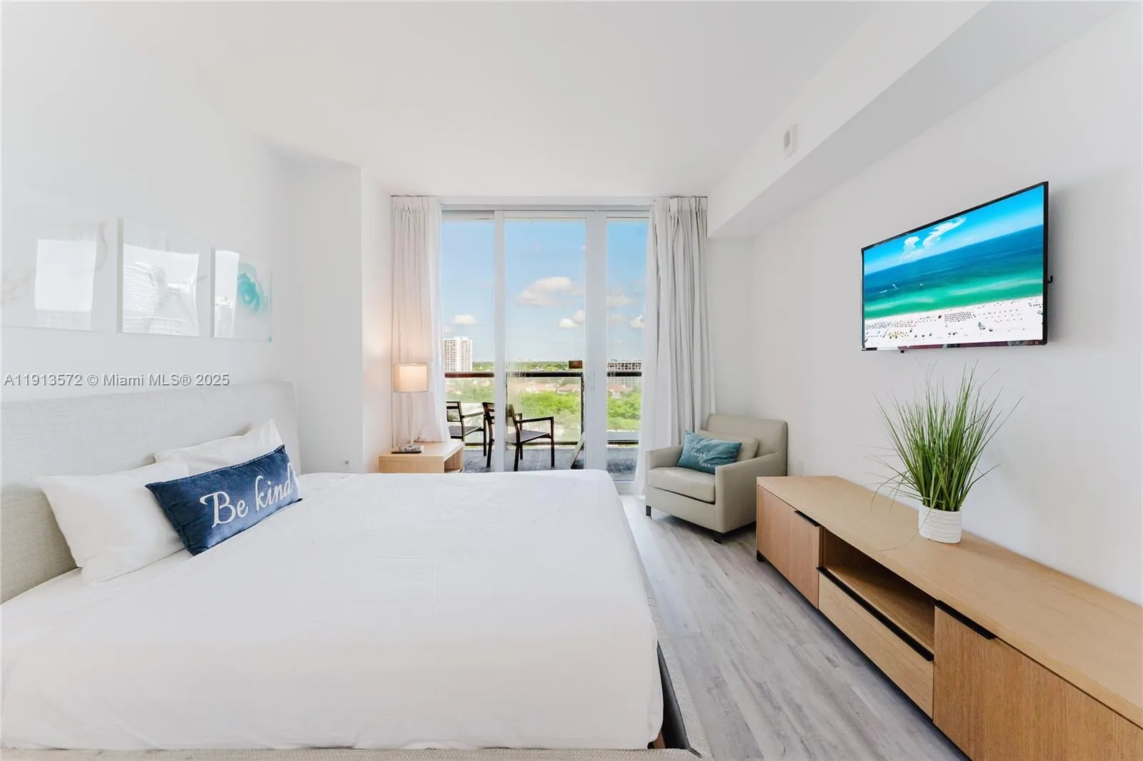 2602 E Hallandale Beach Blvd # R1206, Hallandale Beach FL 33009