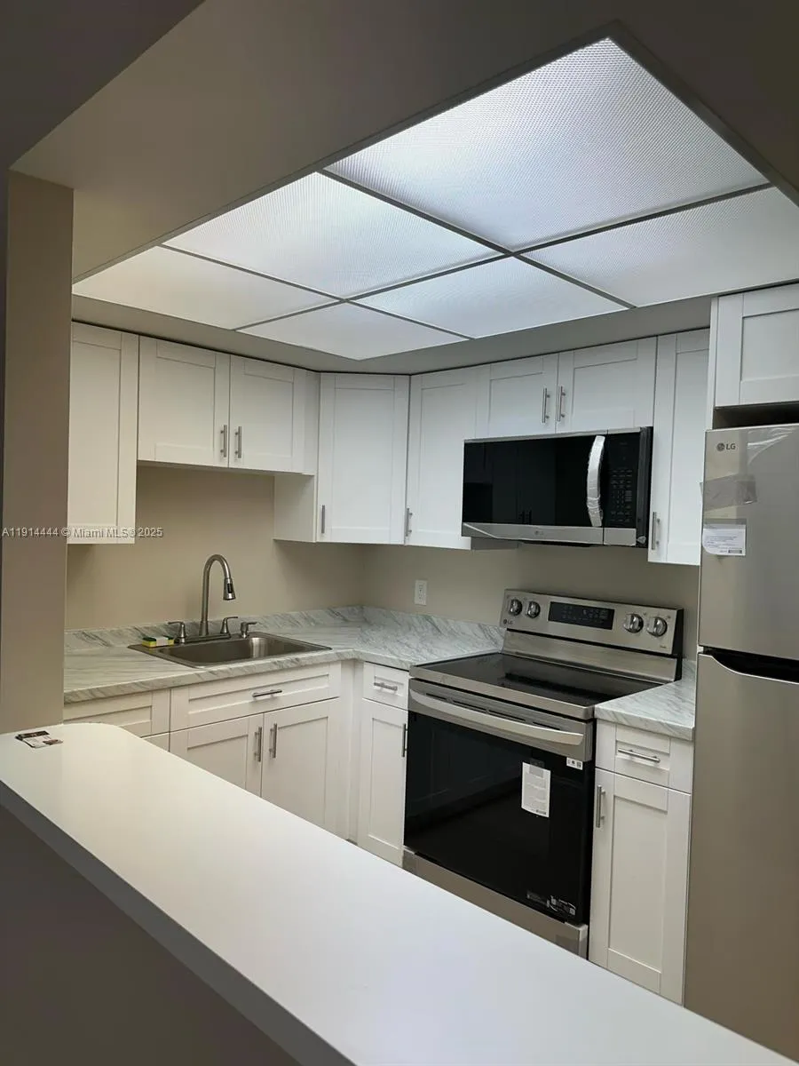 5530 NW 44th St # 308C, Lauderhill FL 33319