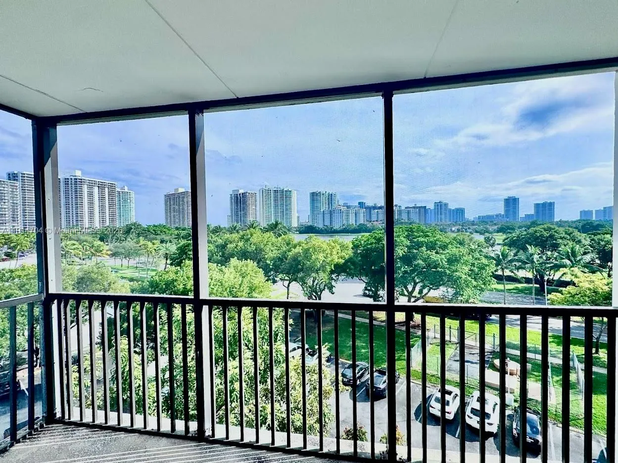 1 bedroom 1 bath for sale at 3475 N Country Club Dr # 610, Aventura FL 33180