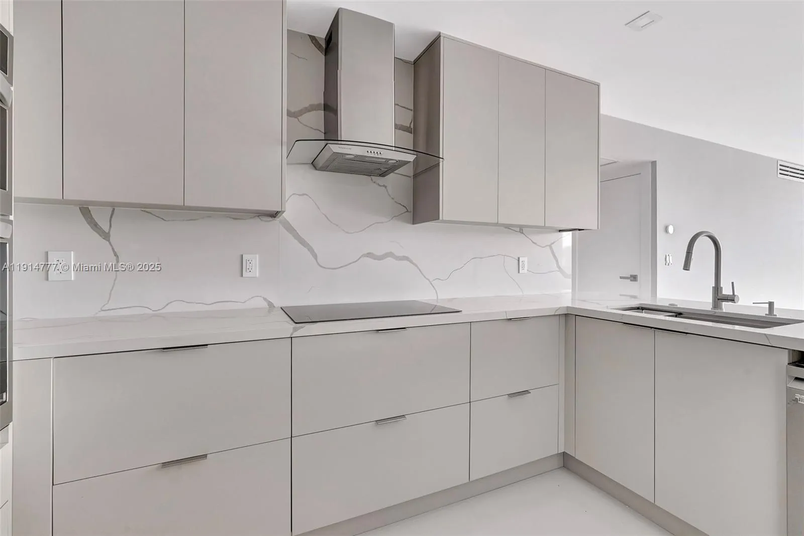 2 bedroom 2 bath for sale at 20379 W Country Club Dr, Aventura FL 33180