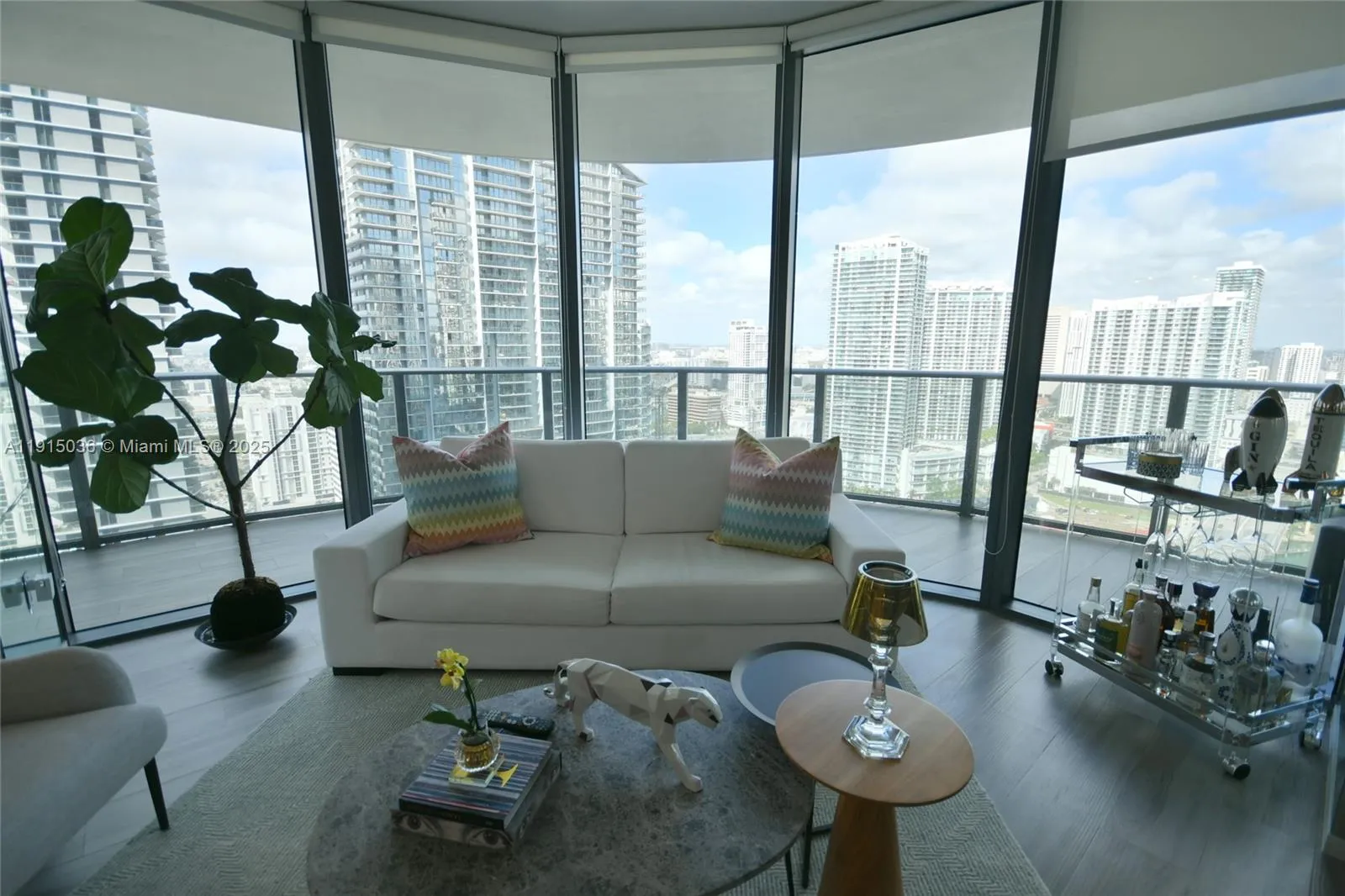 3 bedroom 3 bath for sale at 801 S Miami Ave # 3109, Miami FL 33130