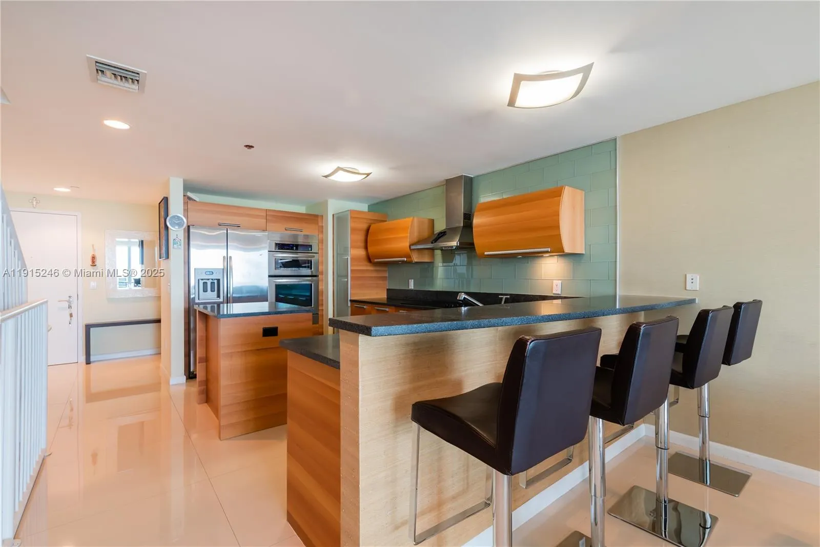 2950 NE 188th ST # 504, Aventura FL 33180