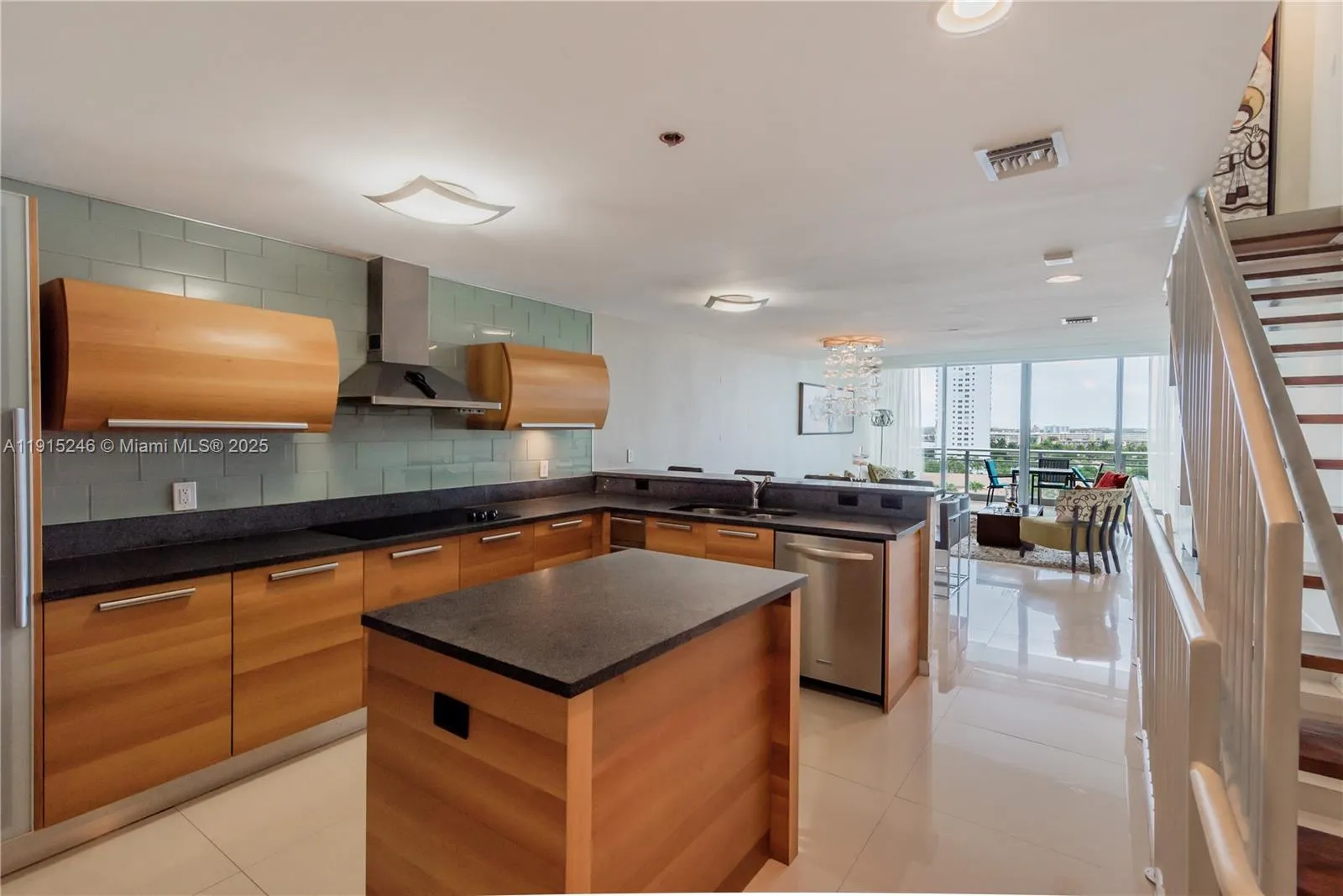 2950 NE 188th ST # 504, Aventura FL 33180