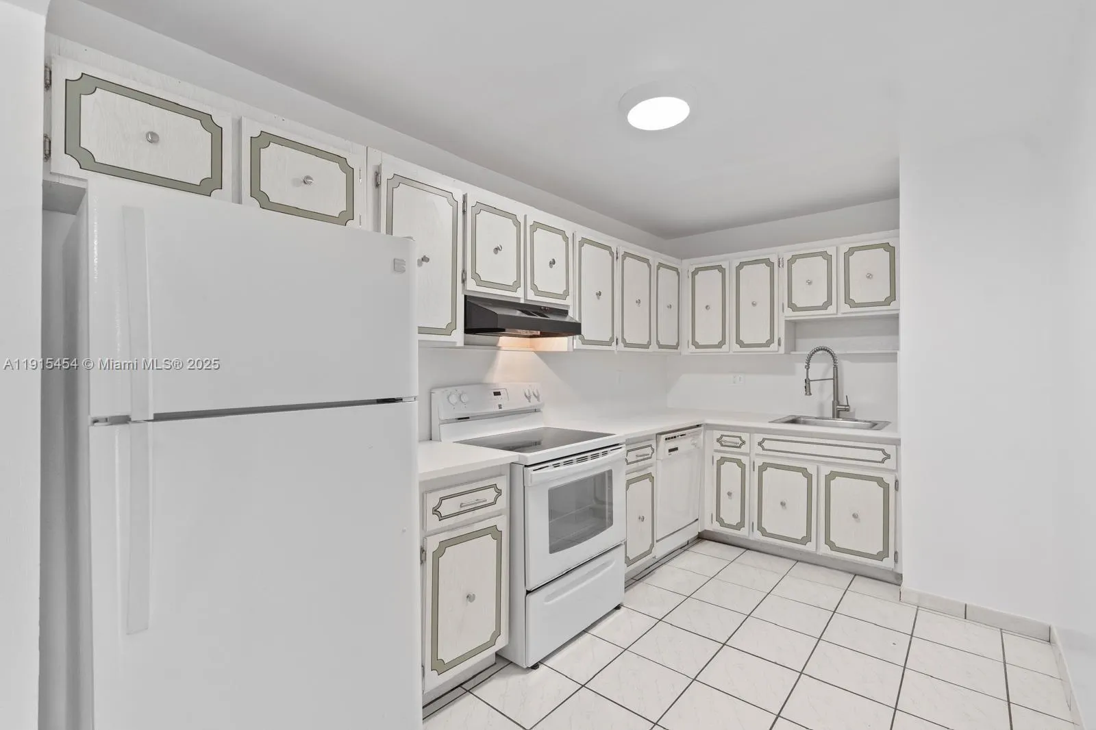 17051 NE 35th Ave # 104, North Miami Beach FL 33160