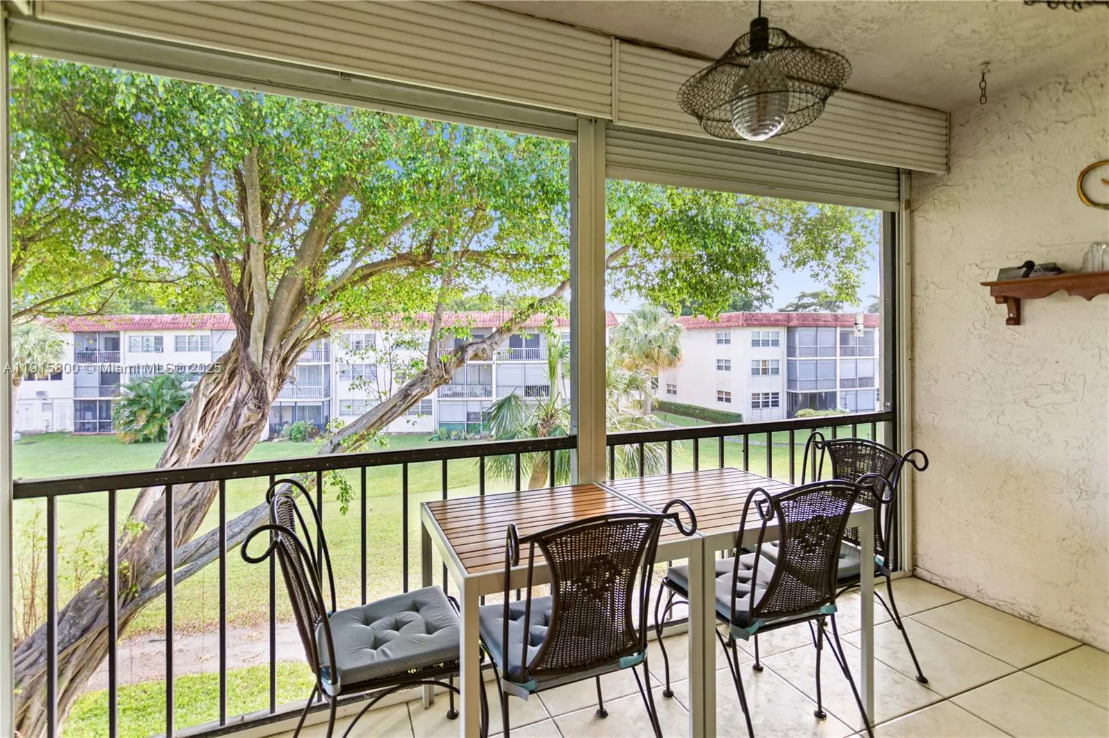 8940 S Hollybrook Blvd # 304, Pembroke Pines FL 33025