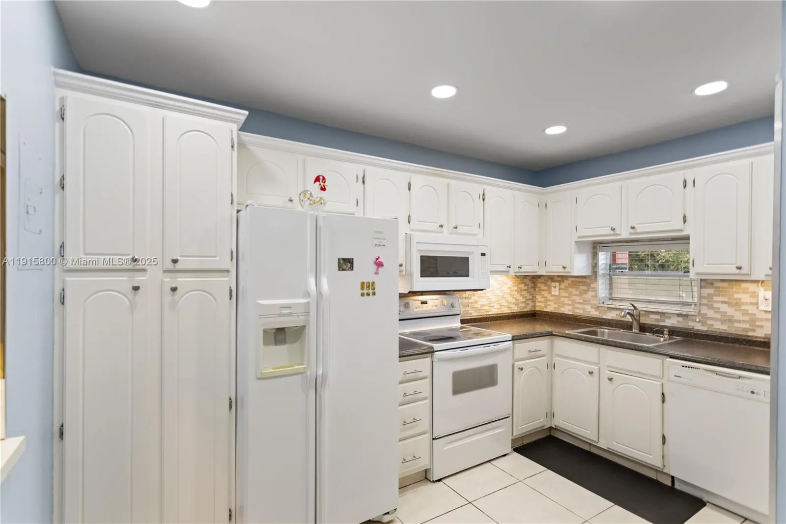 8940 S Hollybrook Blvd # 304, Pembroke Pines FL 33025