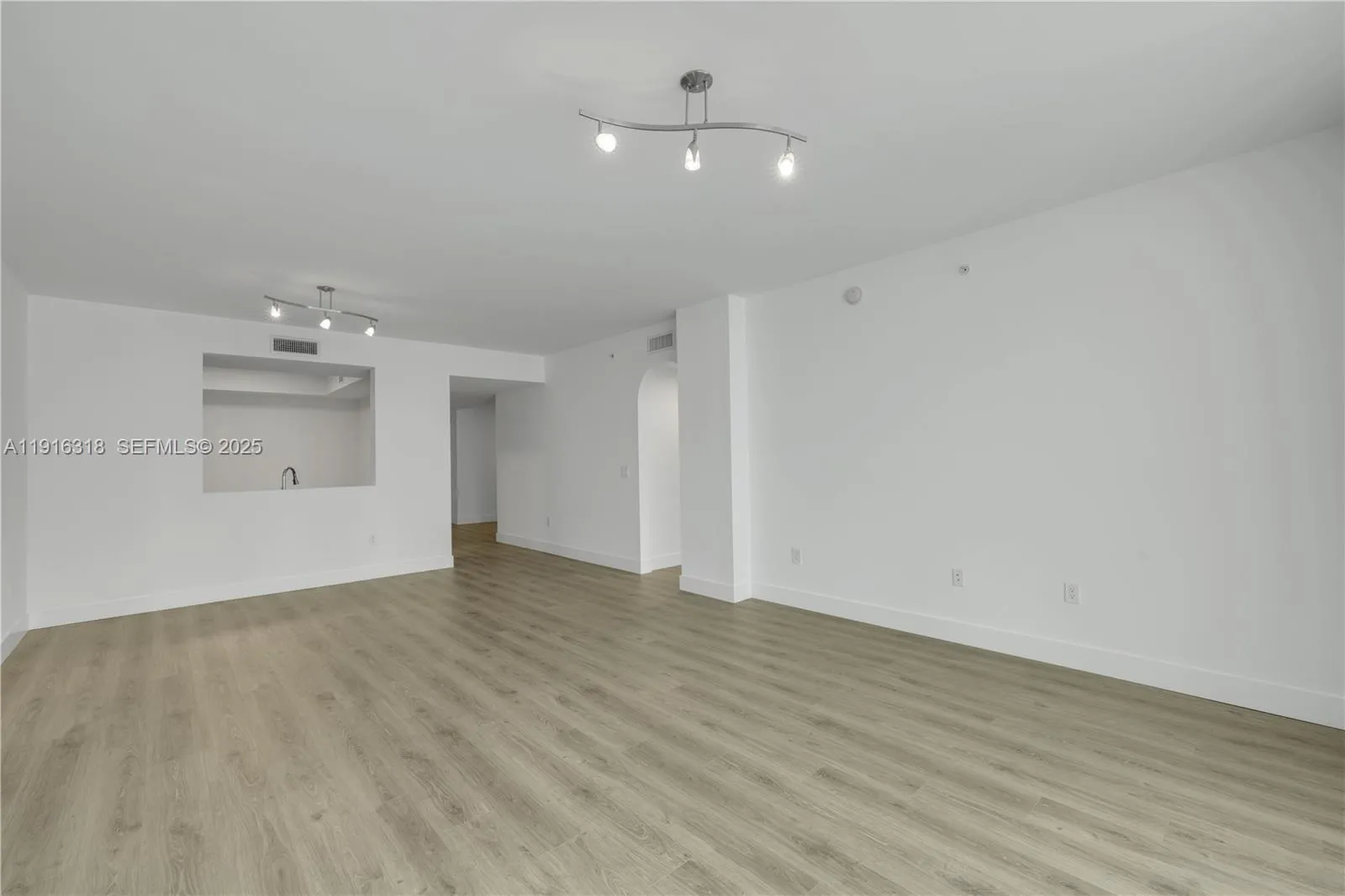 3340 NE 190th St # 503, Aventura FL 33180