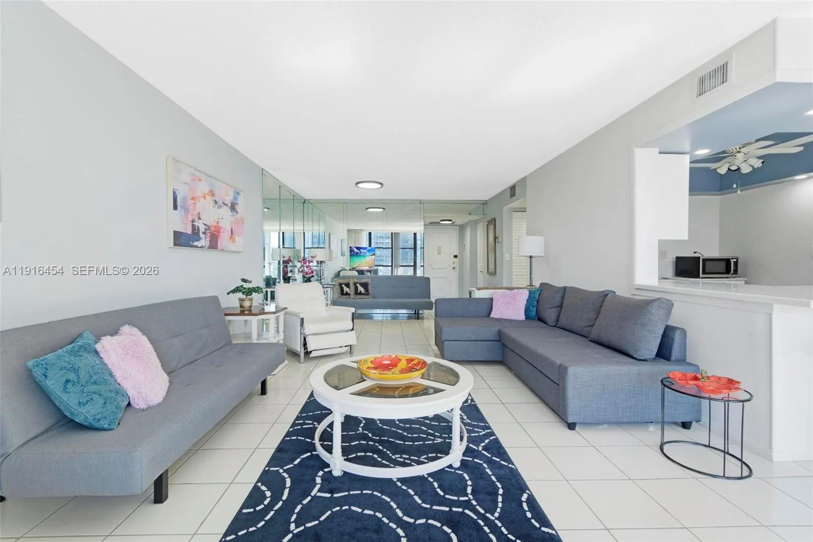 1000 Parkview Dr # 518, Hallandale Beach FL 33009