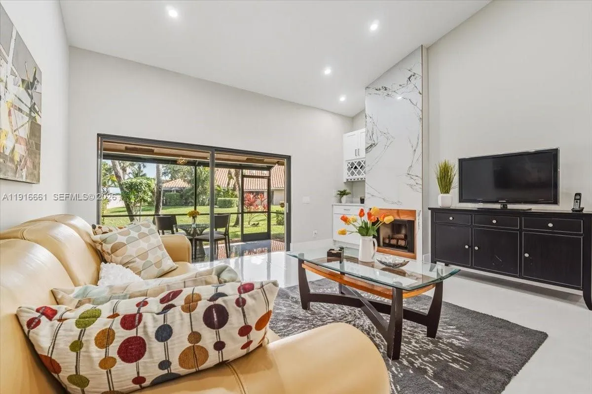 22708 Meridiana Dr, Boca Raton FL 33433