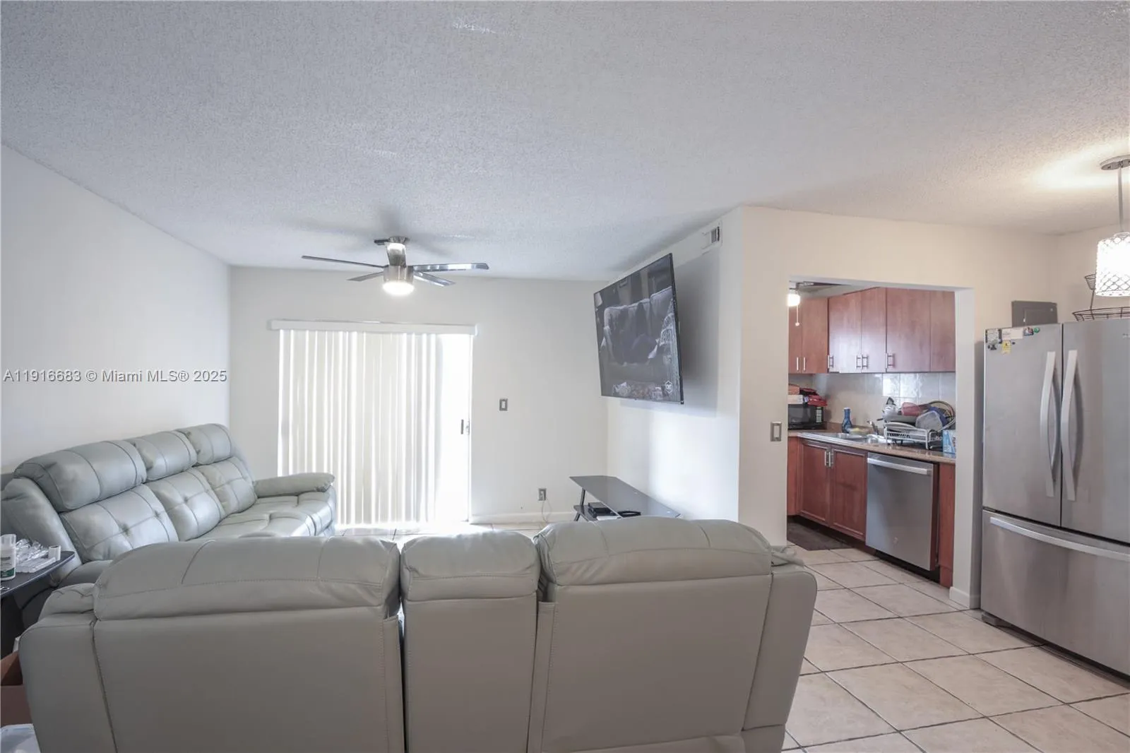 2 bedroom 1 bath for sale at 7561 NW 16th St # 2305, Plantation FL 33313