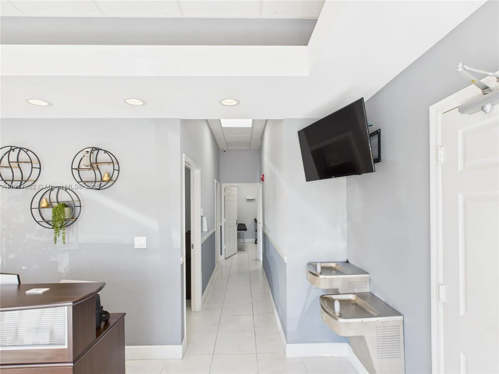 701 W Hallandale Beach Blvd # 104, Hallandale Beach FL 33009