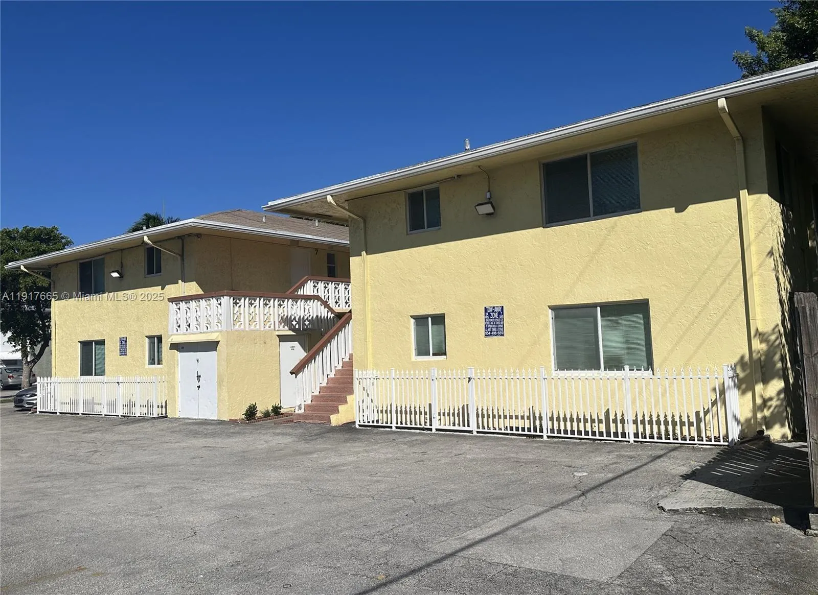 724 NE 4th St, Hallandale Beach FL 33009