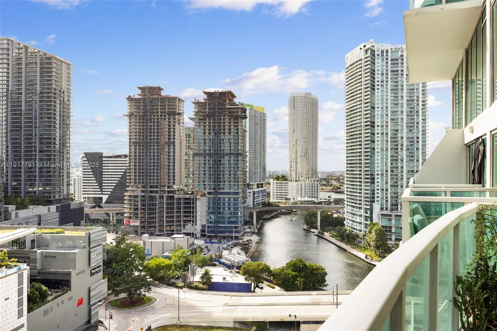 2 bedroom 2 bath for sale at 41 SE 5th St # 1210, Miami FL 33131