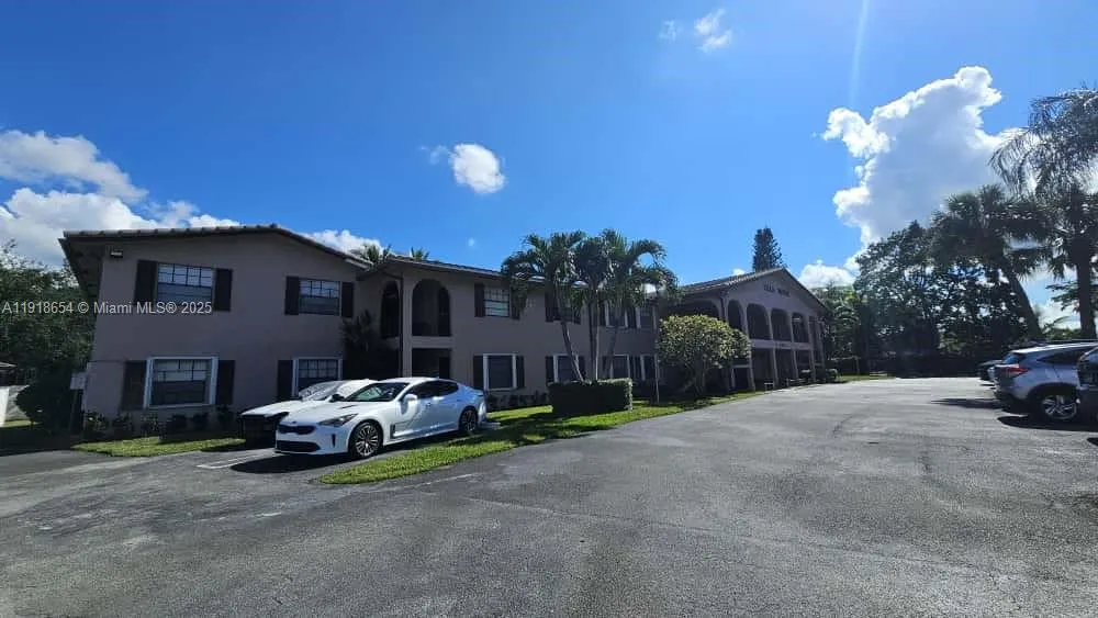 2 bedroom 2 bath for sale at 3307 NW 108th Dr # 8B, Coral Springs FL 33065
