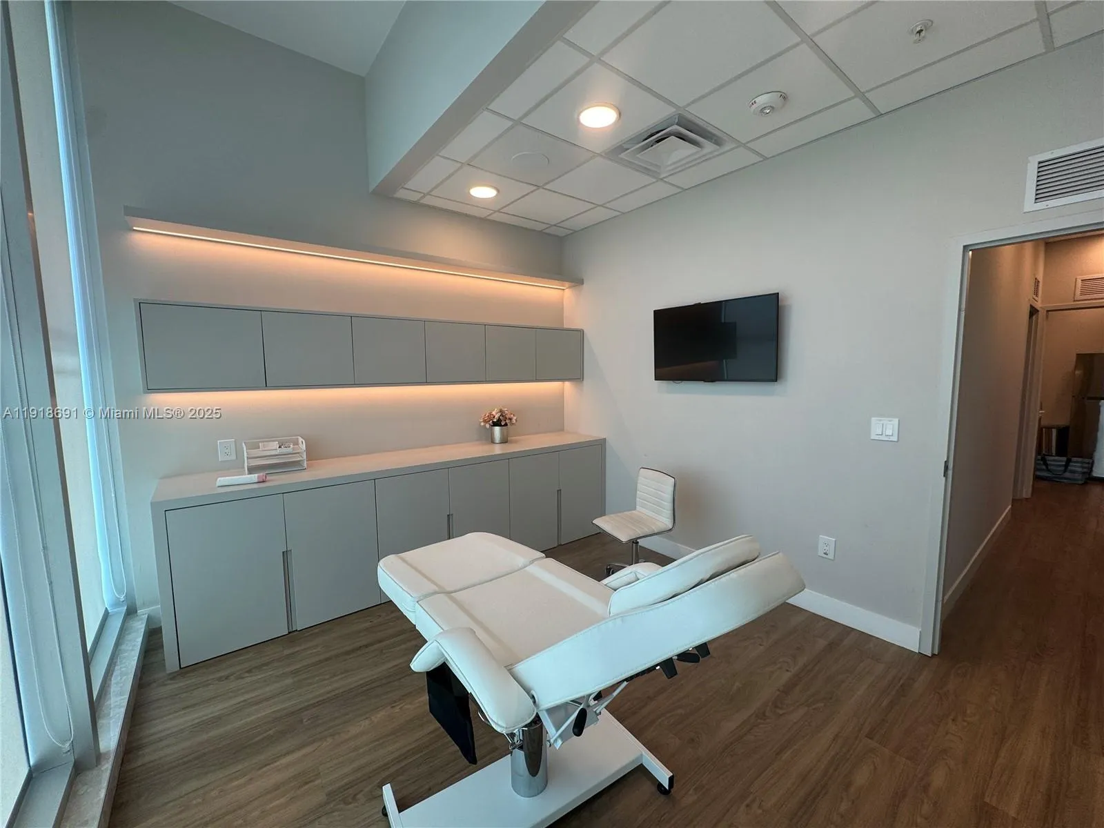 2820 NE 214th St # 1004, Aventura FL 33180