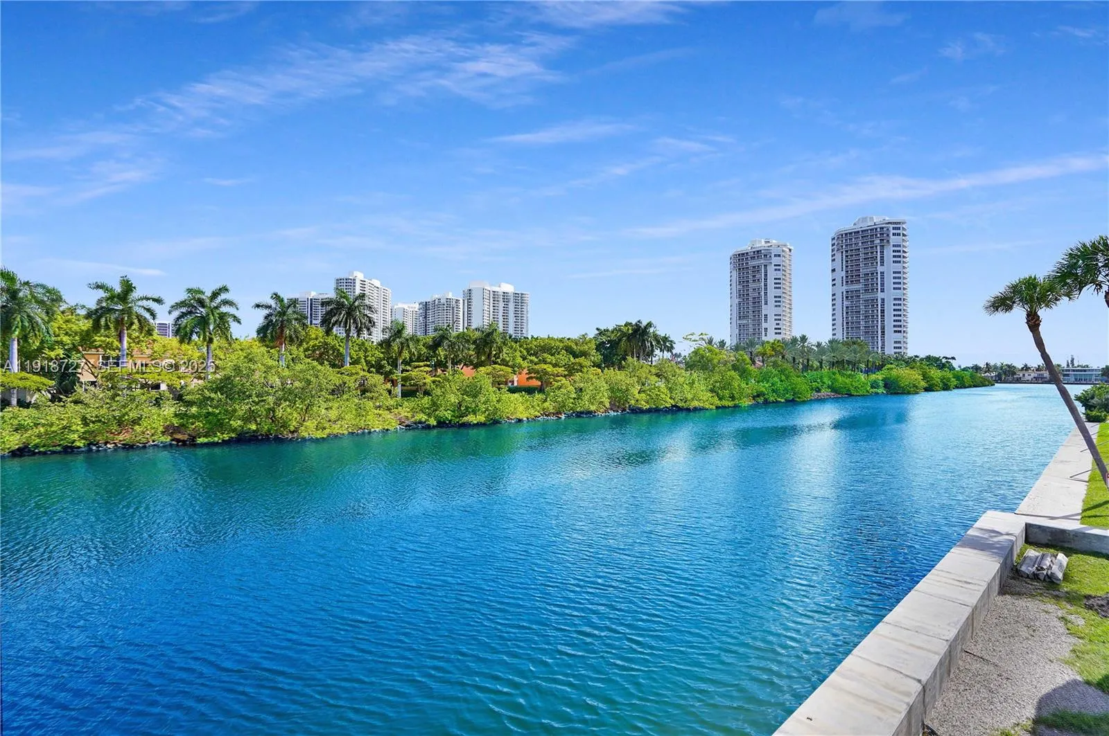 1 bedroom 1 bath for sale at 3675 N Country Club Dr # 2201, Aventura FL 33180