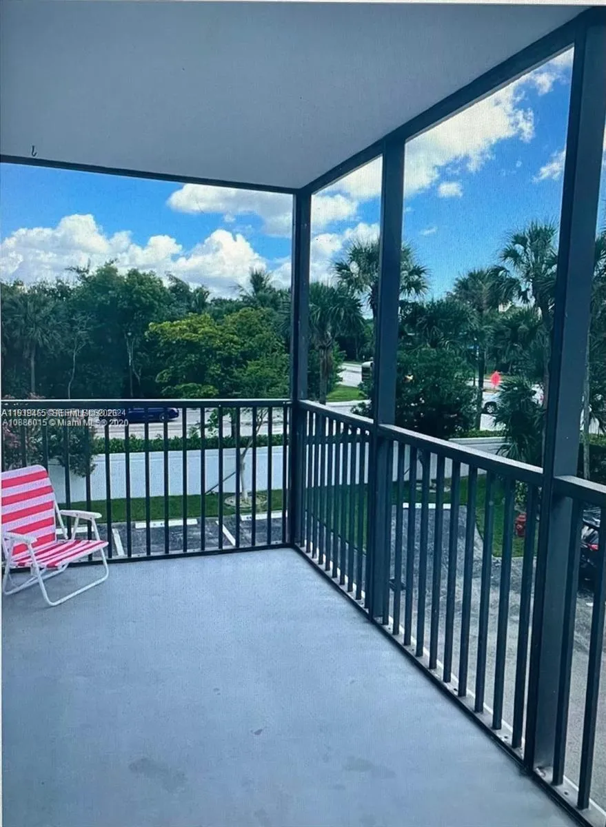 2 bedroom 2 bath for sale at 3375 N Country Club Dr # 102, Aventura FL 33180