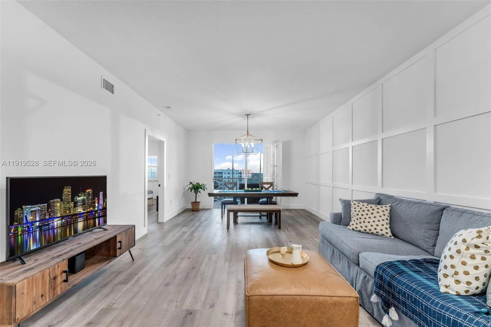 3 bedroom 2 bath for sale at 10730 NW 66th St # 505, Doral FL 33178