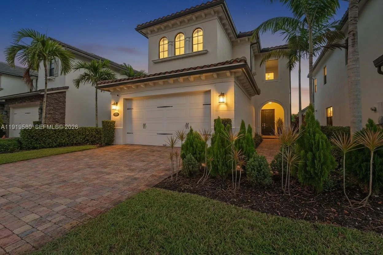 4 bedroom 2 bath for sale at 445 SW 113th Ln, Pembroke Pines FL 33025