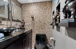 1985 S Ocean Dr # 17D, Hallandale Beach FL 33009