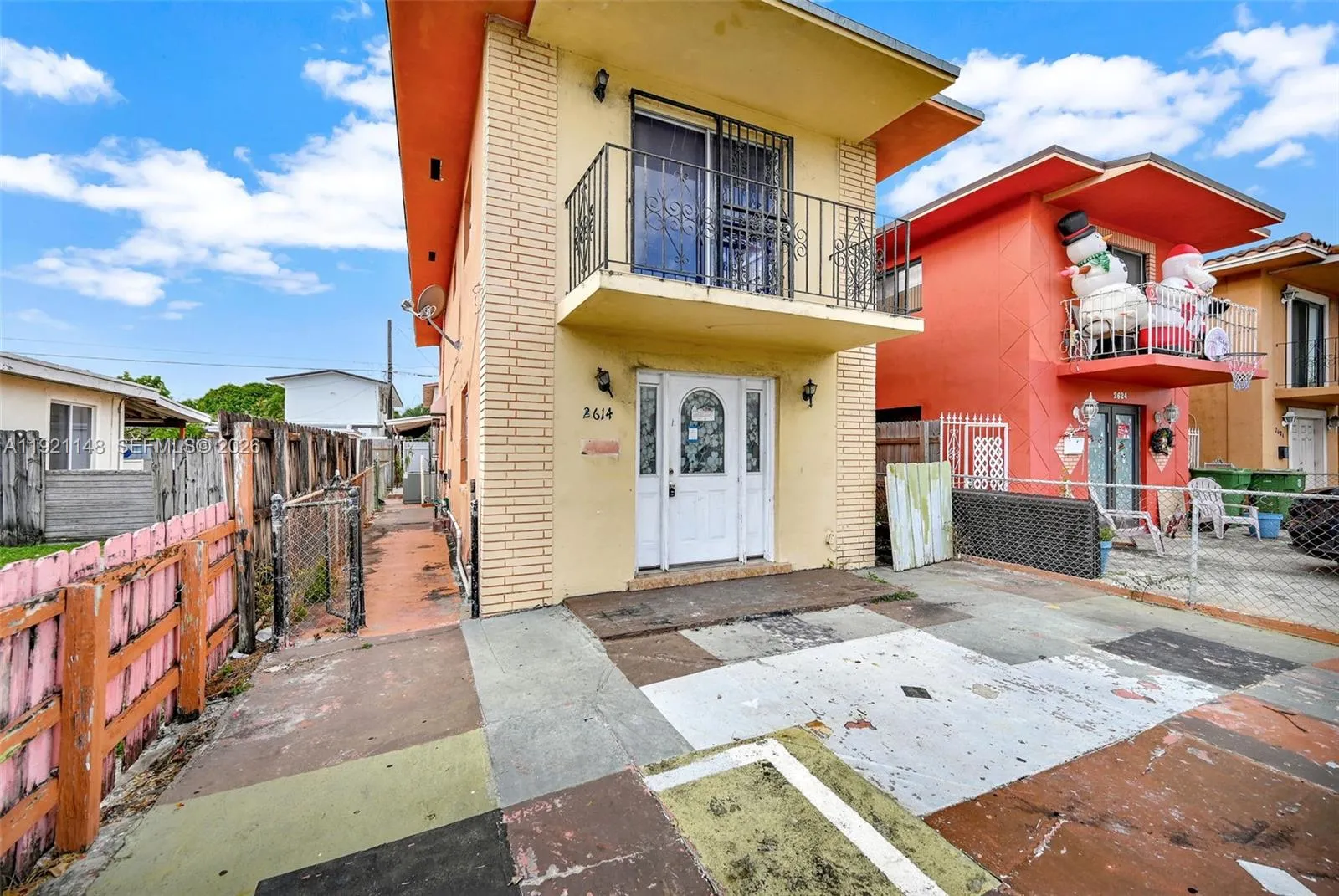 2614 W 8th Ct, Hialeah FL 33010