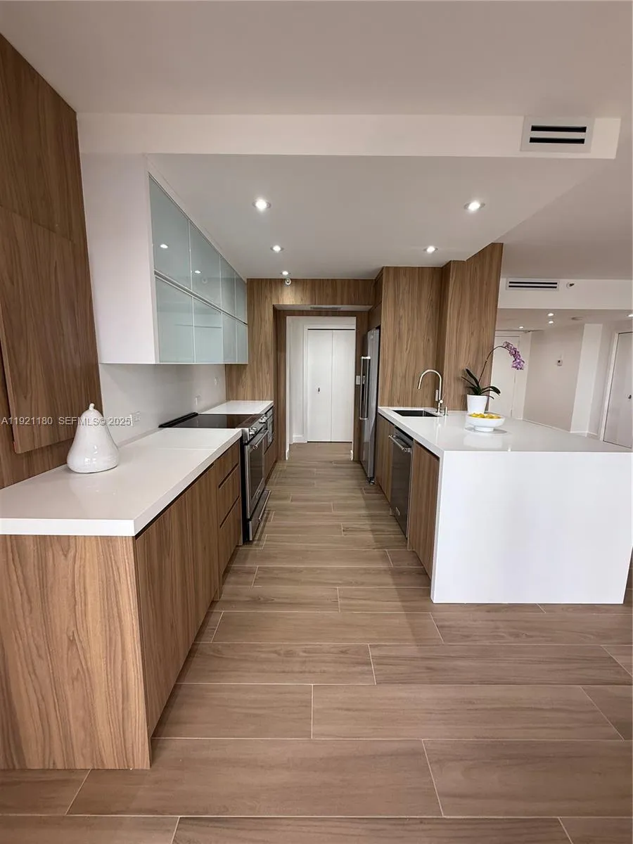 20191 E Country Club Dr # 504, Aventura FL 33180