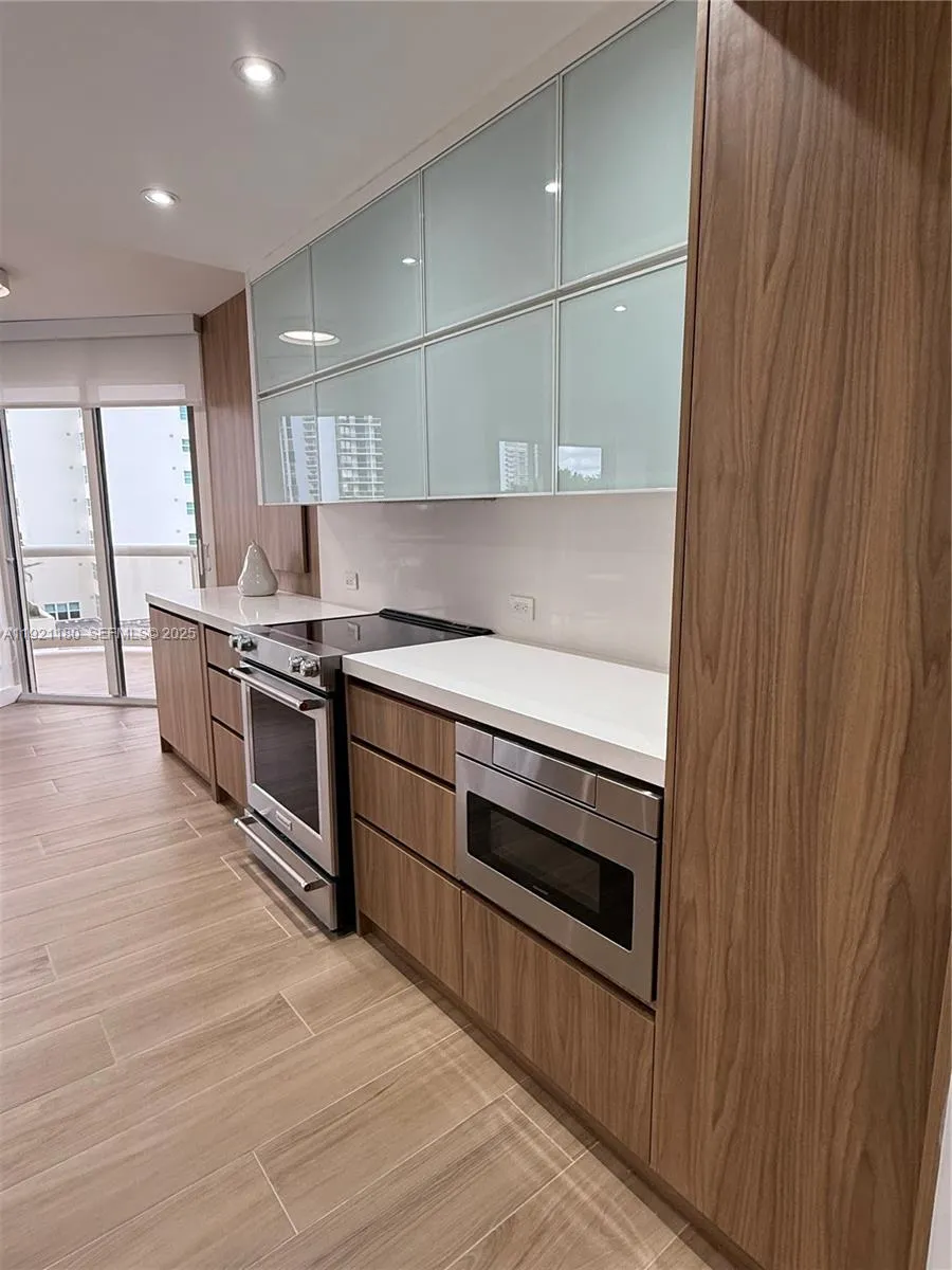 20191 E Country Club Dr # 504, Aventura FL 33180