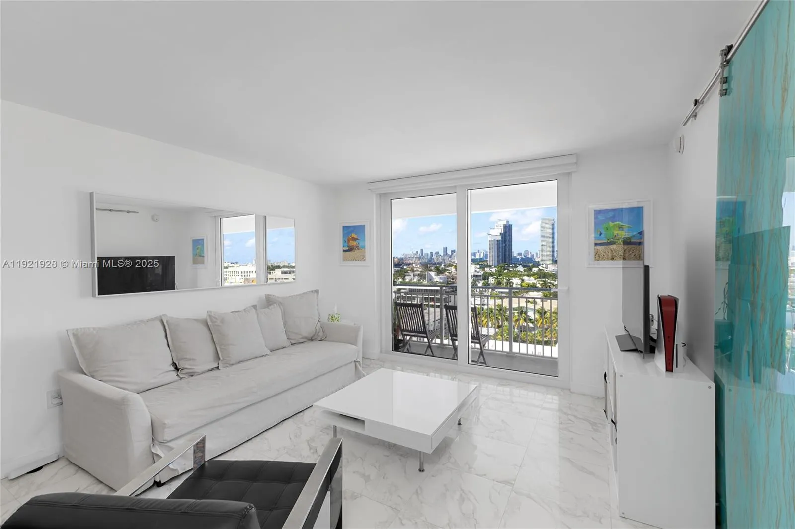 1 bedroom 1 bath for sale at 345 Ocean Dr # 1101, Miami Beach FL 33139
