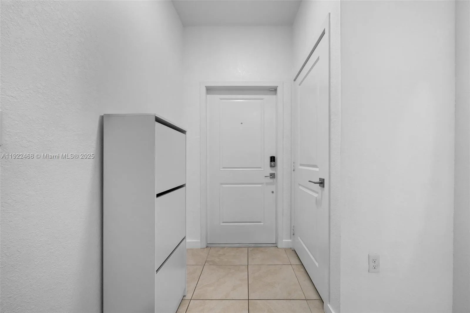 757 SW 11th St, Florida City FL 33034