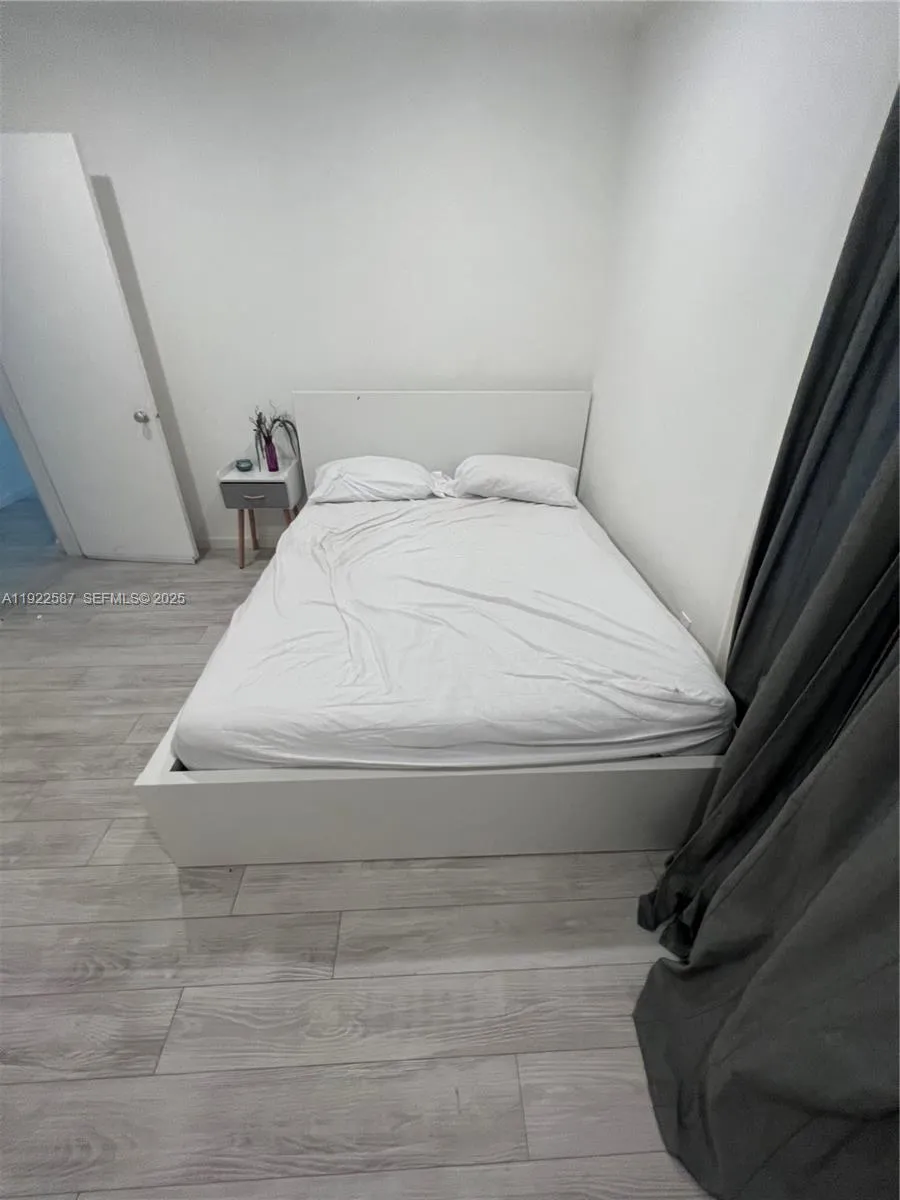 713 SW 7th Ave, Hallandale Beach FL 33009