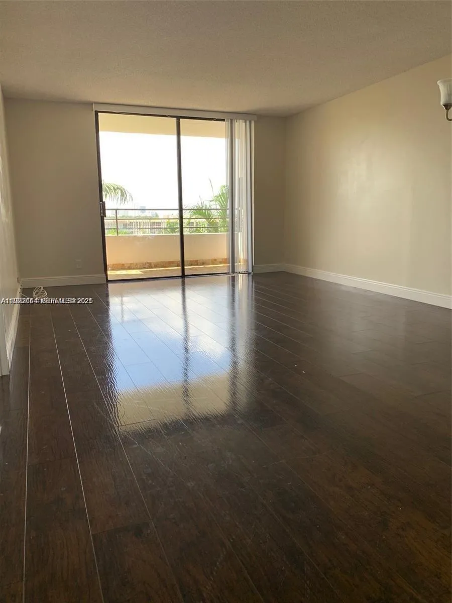 500 Three Islands Blvd # 307, Hallandale Beach FL 33009