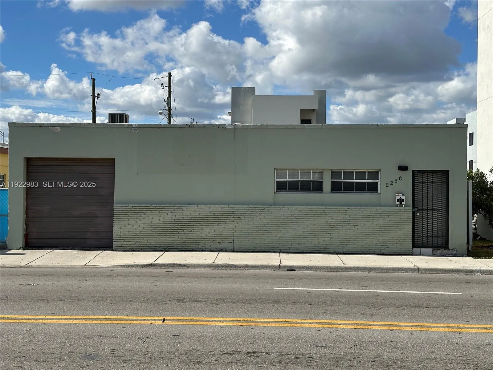 2250 Palm Ave, Hialeah FL 33010