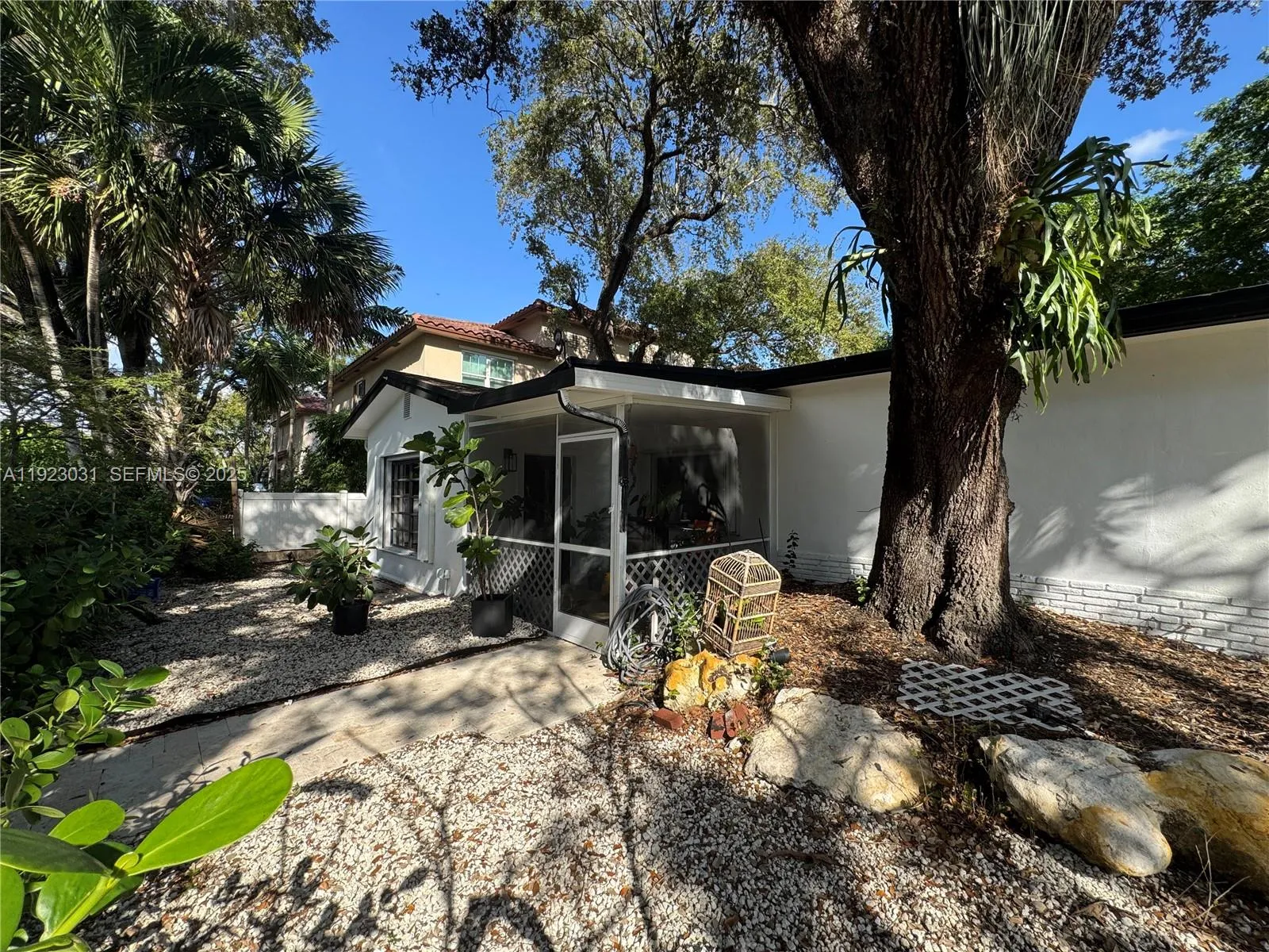 2 bedroom 1 bath for sale at 2390 SW 18th Ave, Fort Lauderdale FL 33315