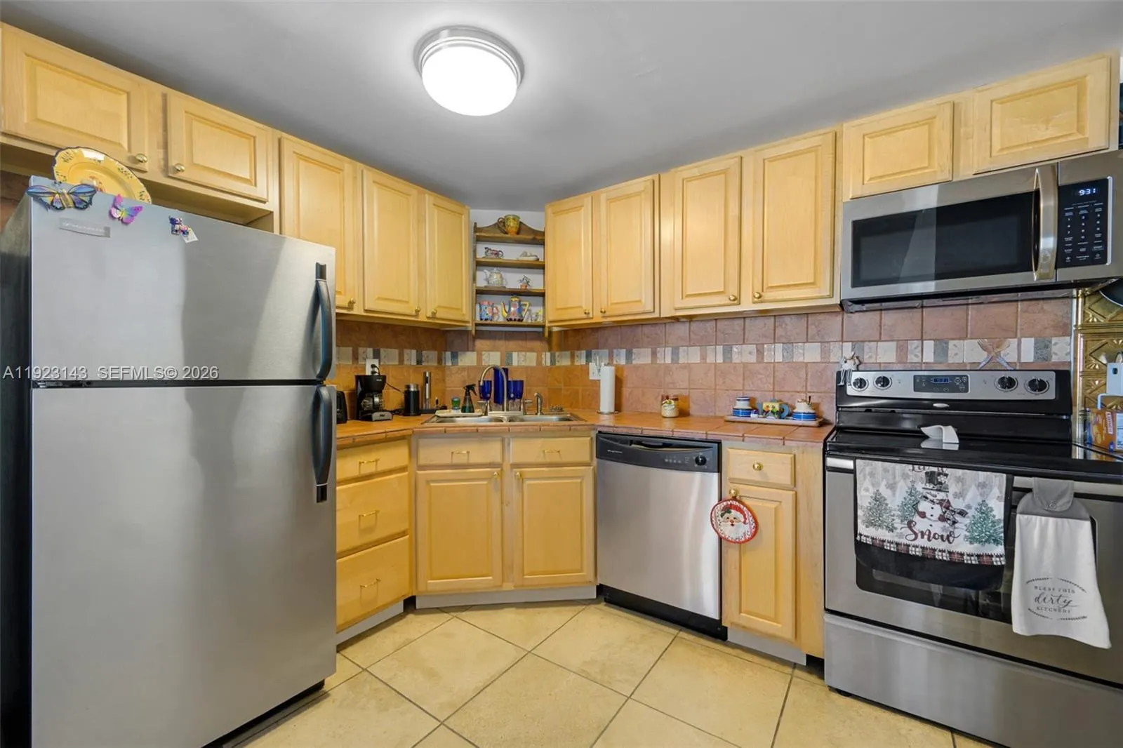 100 Golden Isles Dr # 1109, Hallandale Beach FL 33009