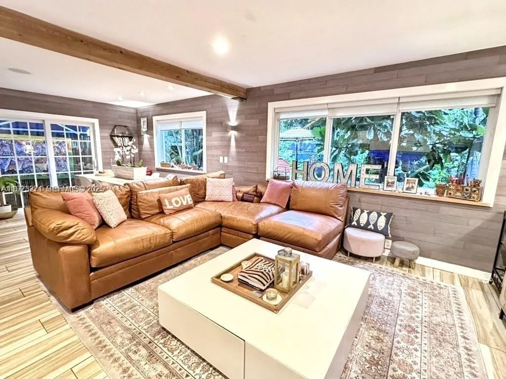 2 bedroom 2 bath for sale at 1115 Meridian Ave, Miami Beach FL 33139