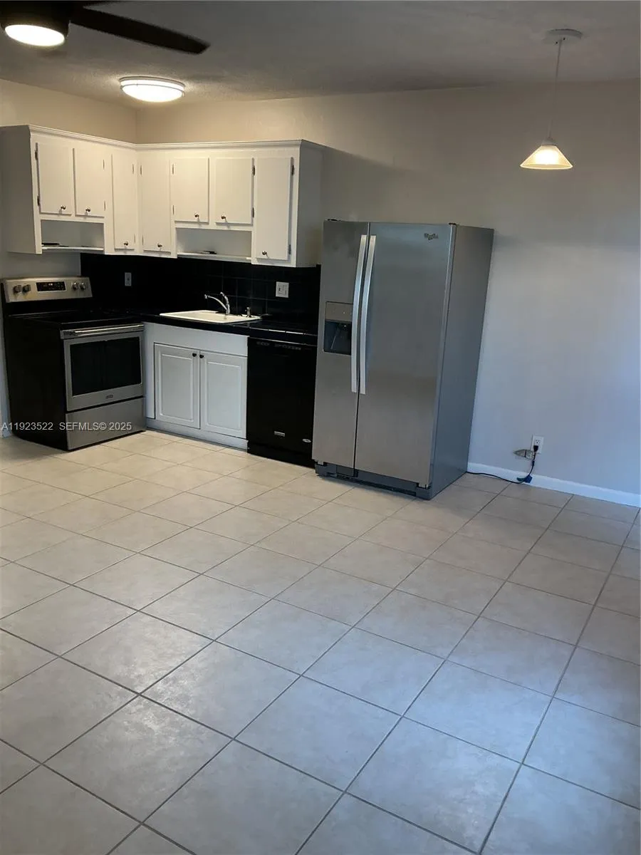 1 bedroom 1 bath for sale at 2716 NE 30th Pl # 103C, Fort Lauderdale FL 33306