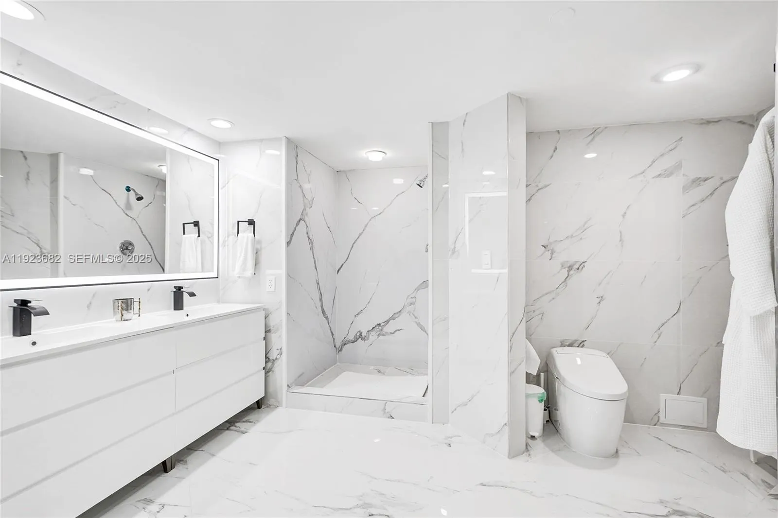 4000 Island Blvd # 2301, Aventura FL 33160