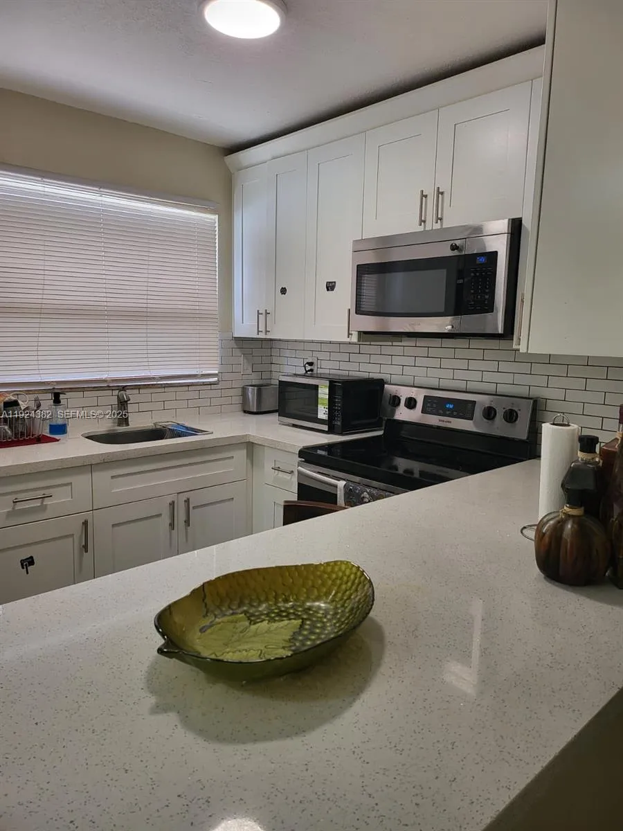 2640 NW 14th Ct, Fort Lauderdale FL 33311