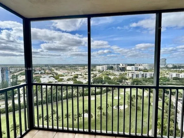 1 bedroom 1 bath for sale at 20335 W Country Club Dr # 2101, Aventura FL 33180