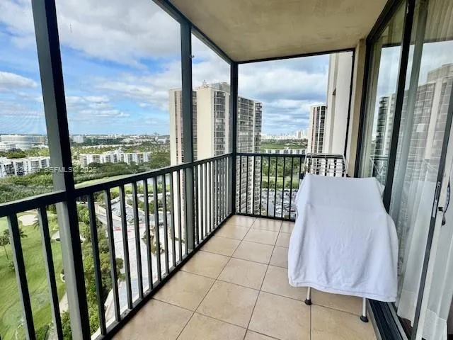 20335 W Country Club Dr # 2101, Aventura FL 33180