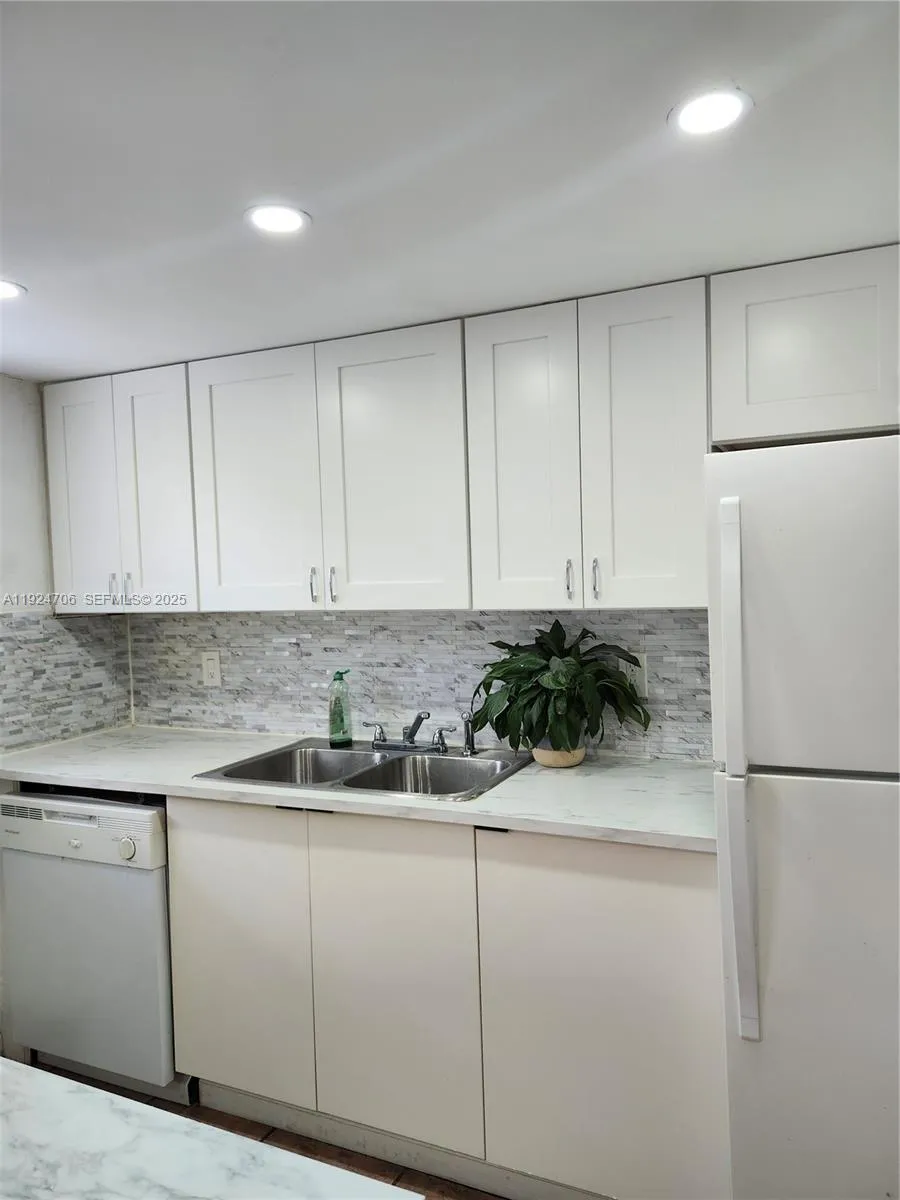 1100 NE 9th Ave # 203, Fort Lauderdale FL 3240