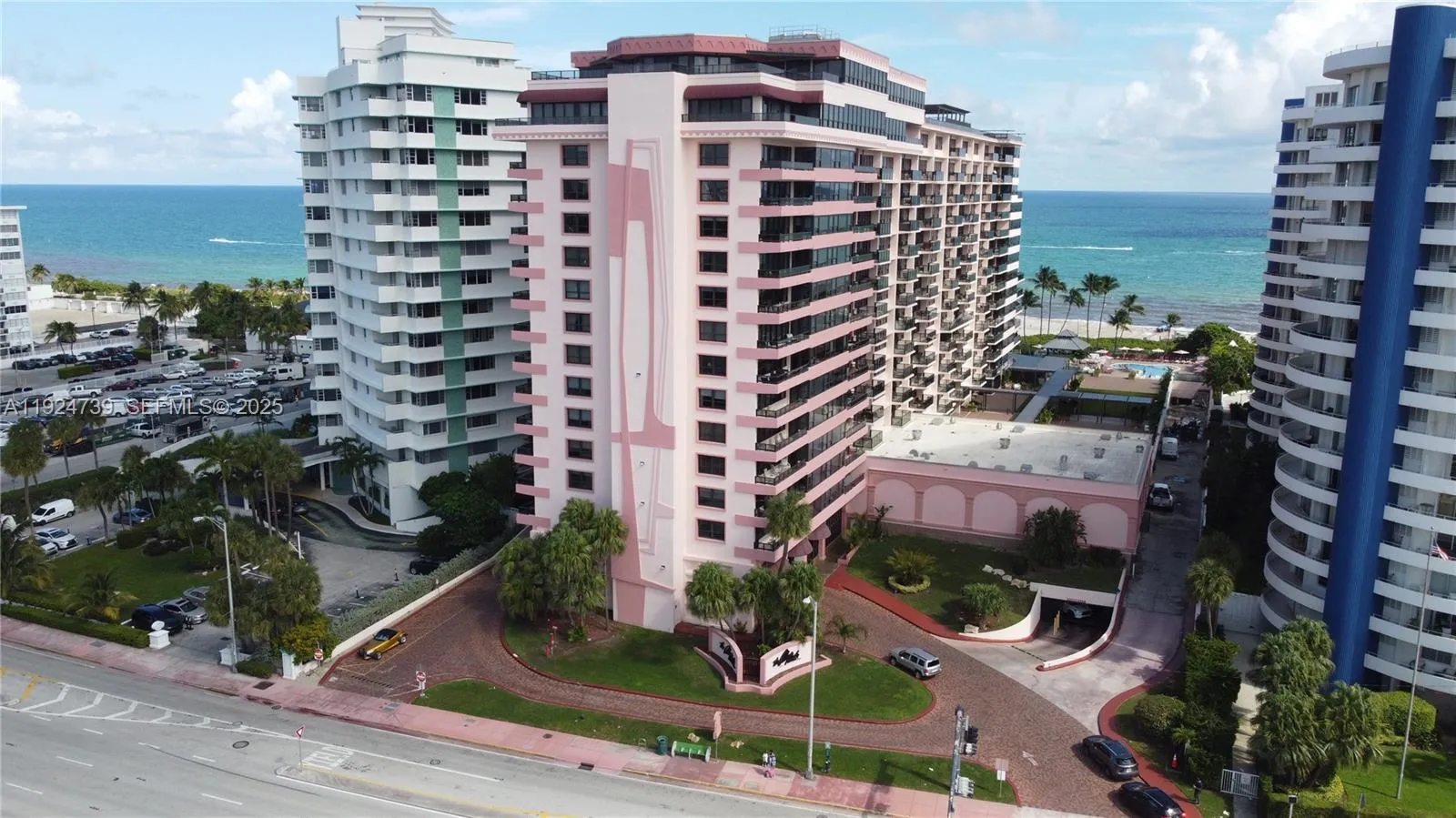 1 bedroom 1 bath for sale at 5225 Collins Ave # 1204, Miami Beach FL 33140