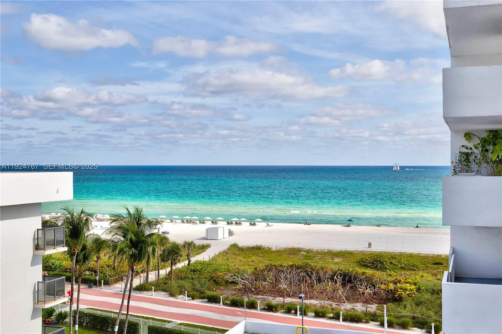 2 bedroom 2 bath for sale at 5825 Collins Ave # 6E, Miami Beach FL 33140